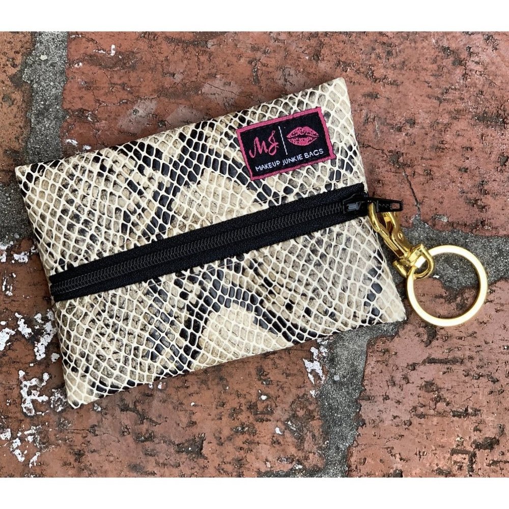 Makeup Junkie Micro new  WHITESNAKE